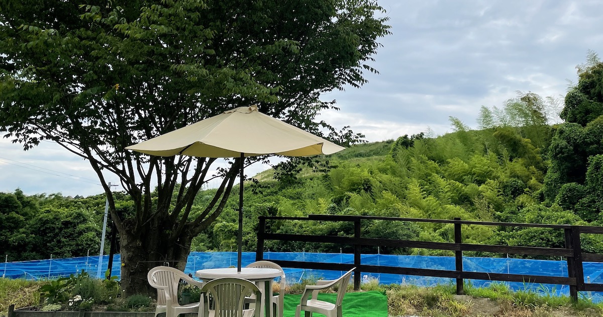 ブルーベリーラボ直方の屋外休憩所（2021年時）